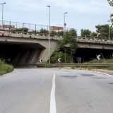 Ritorniamo cos� sulla provinciale e giungiamo ai piedi del cavalcavia su cui passa la 16
